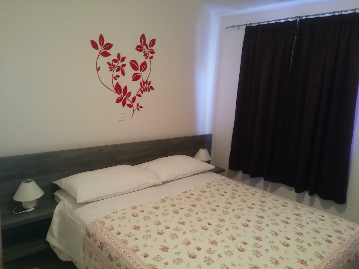 Solmaris Apartments Sukošan Eksteriør billede
